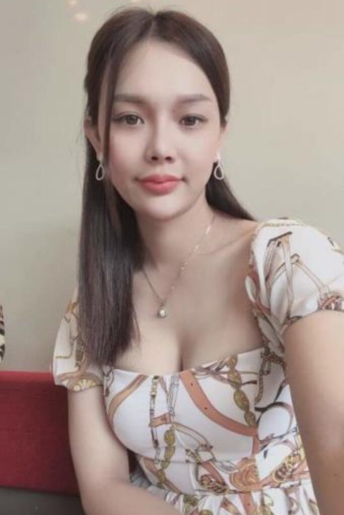 KL Escort Girl Attractive Chinese escort girl in Kuala Lumpur, Malaysia. KL Escort Girl Incall Outcall. Malaysia Sex Service