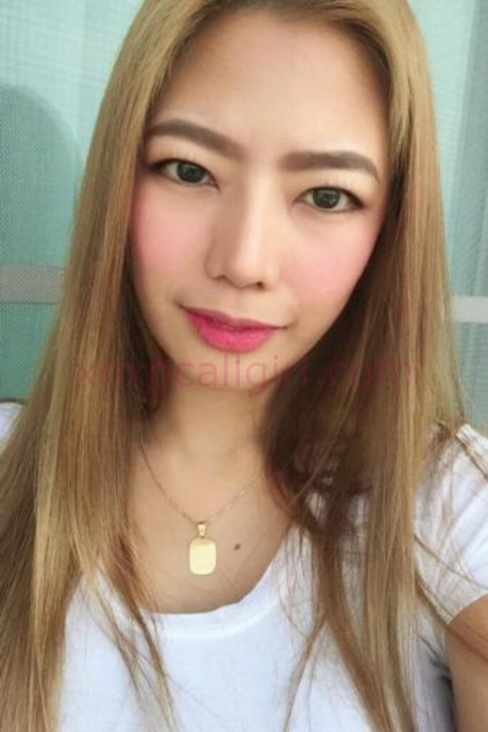 KL Escort Girl Portrait of Elaiza, a local Chinese escort in Kuala Lumpur. Malaysia Sex Service