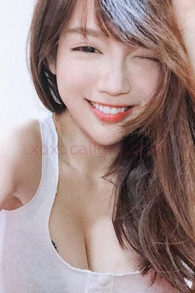 KL Escort Girl Xin Na, beautiful local Chinese escort girl smiling in Kuala Lumpur. Malaysia Sex Service